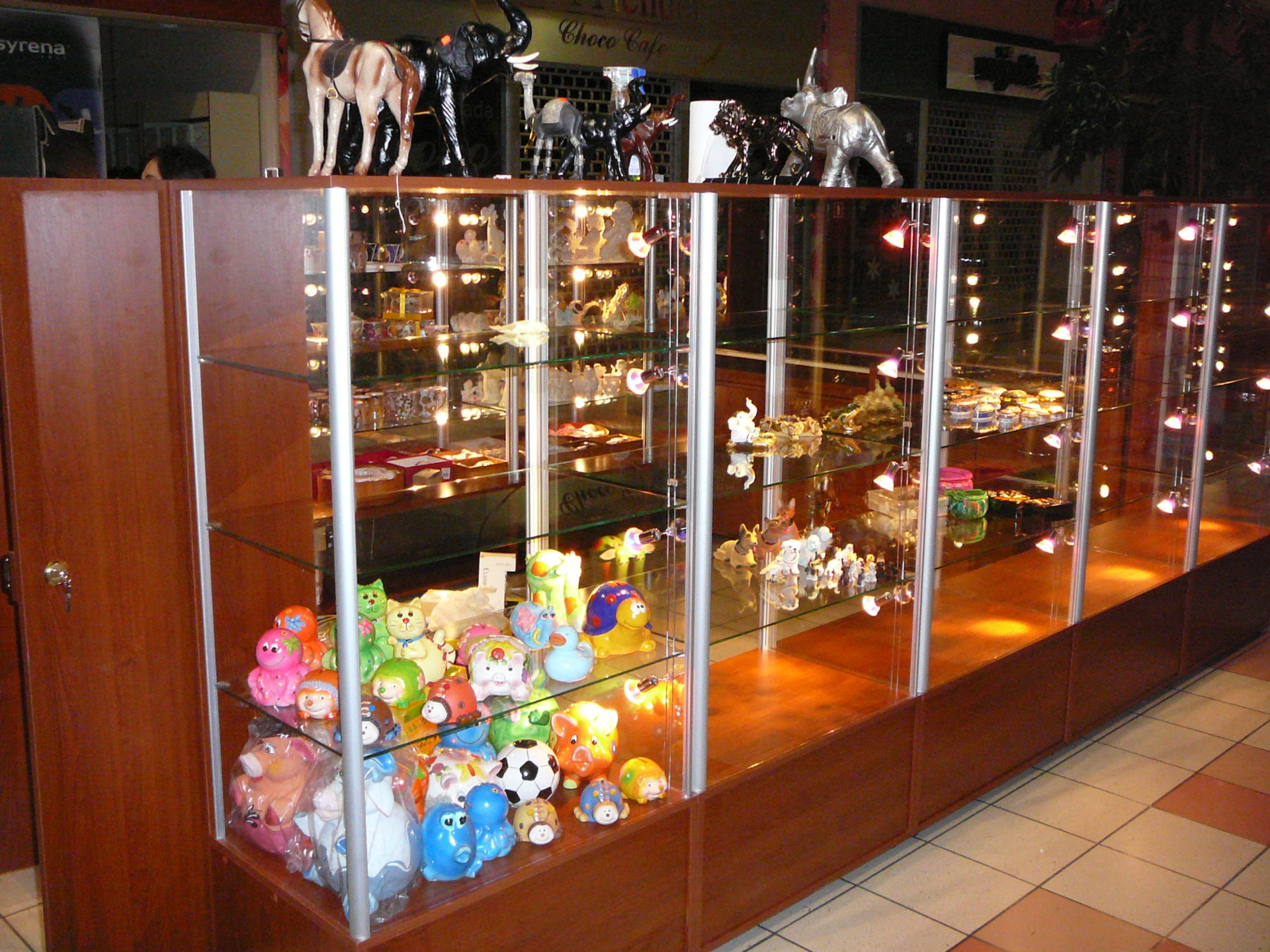 gabloty wystawowe, ekspozycyjne, jubilerski, muzealne o różnych gabarytach